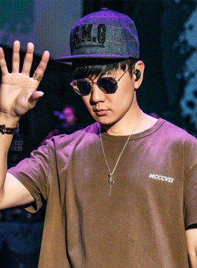 钛钢文艺风轻奢饰品项链jj同款