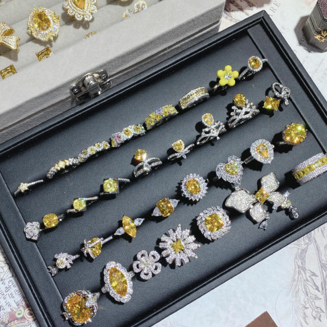 Ascher's golden diamond ring for women with colorful treasures and rich women's rings