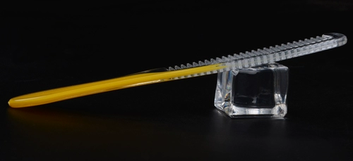 В отеле используется одноразовый маленький расческа Simeiro Hotel Tavelies Sprinkle Shop с высокой специальной головой с расчесыванием с расчесыванием