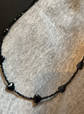 韩国东大门进口甜酷风黑色桃心串珠个性小众颈链锁骨链