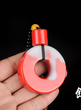 天然鸡血石平安扣大号车挂金丝玉