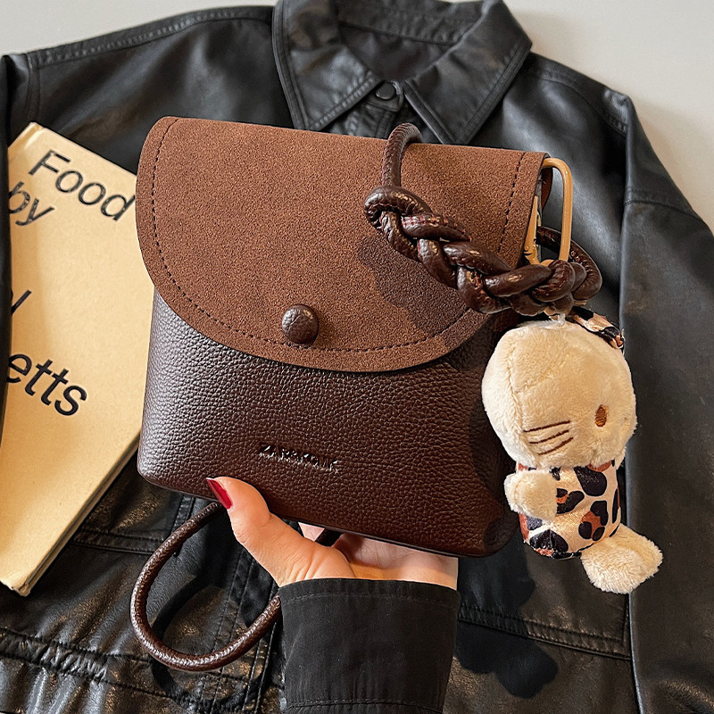 今年流行的包包女式2025年春夏高级质感休闲百搭单肩包斜挎水桶包,淘宝优惠券,粉丝福利购,淘宝优惠卷