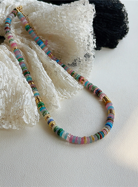 粉色彩蝶度假风串珠天然石短项链