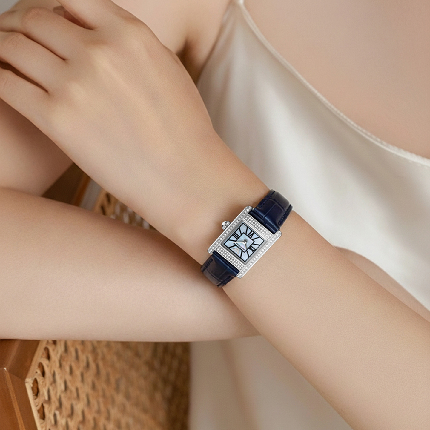 Armani Armani watch women's small square watch light luxury elegant quartz watch AR11718