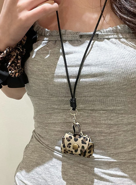 辣味酷妮~豹纹皮质零钱包吊坠项链女收纳包包长款挂脖秋冬毛衣链