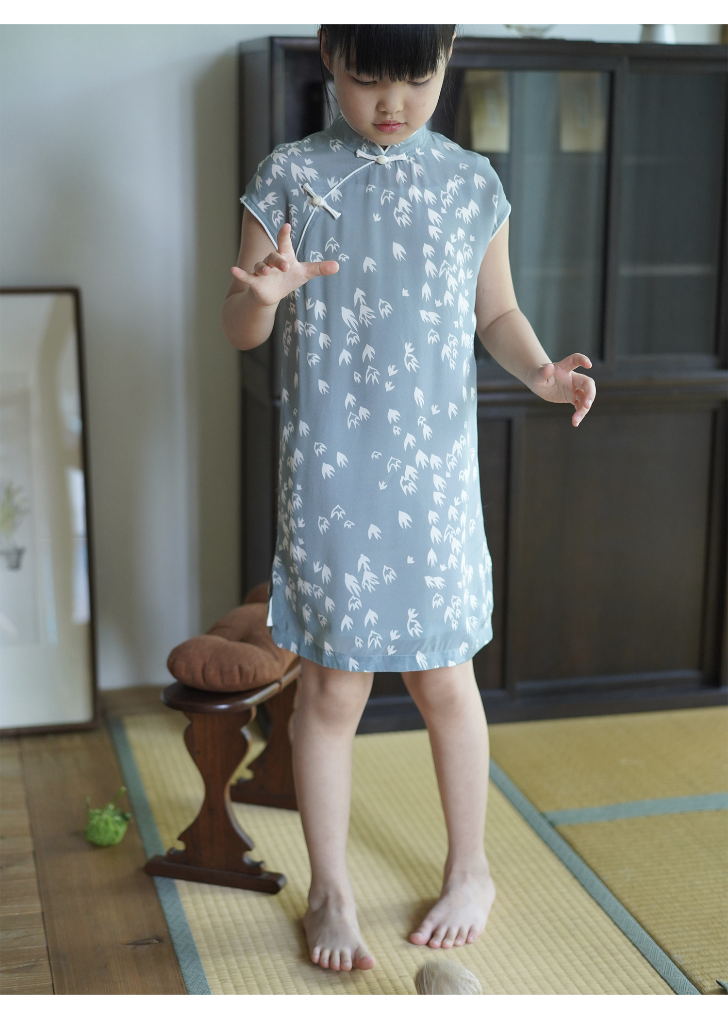 满呐2023夏季女童传统旗袍中国风真丝连衣裙原创设计-图2