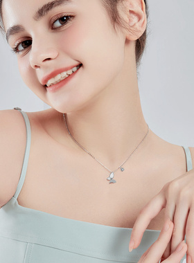 迪士尼新款蝴蝶项链贝母镶嵌S925银小众ins精致女款锁骨链送女友