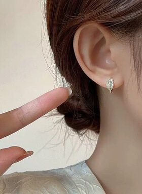 S925纯银满钻小树叶耳环小巧精致微镶树叶子纯银耳扣耳圈工厂批发