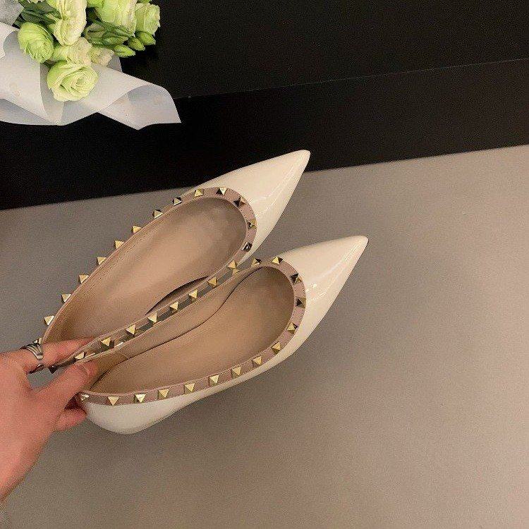 2026春款法式气质尖头单鞋女浅口铆钉漆皮晚晚风温柔软底平底瓢鞋,淘宝优惠券,粉丝福利购,淘宝优惠卷