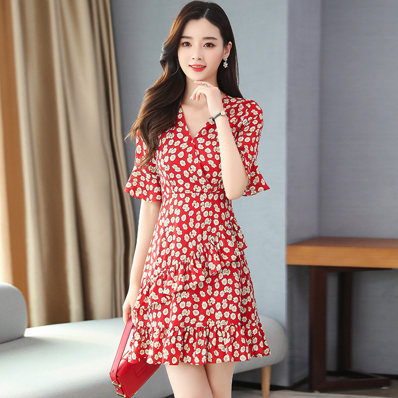 欧阿玛施旗2020夏新款气质小雏菊女 女人天生是妖精呀连衣裙