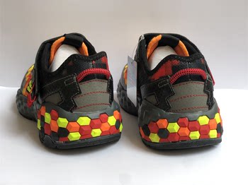 ລະດູໃບໄມ້ປົ່ງ ແລະລະດູຮ້ອນ ຮູບແບບໃໝ່ແບບສະບາຍໆ SK boys' ultra-light non-slip contrasting color square shoes sports shoes training shoes clearance stock
