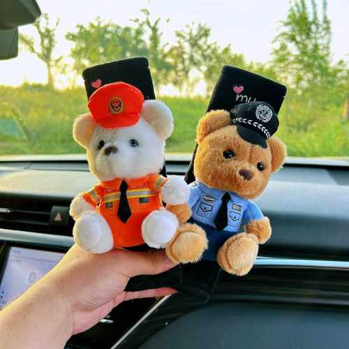 新款交警小熊警察车内保护女生可爱萌宠毛绒公仔汽车安全带护肩套 - 图0
