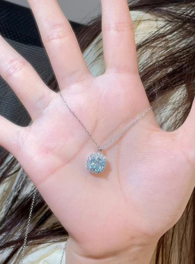 海蓝小方糖项链女轻奢小众高级感爆闪锆石吊坠甜美气质时尚锁骨链