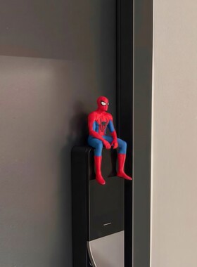 Spider Man！蜘蛛侠入户门把手摆件智能门锁装饰创意坐姿公仔摆件