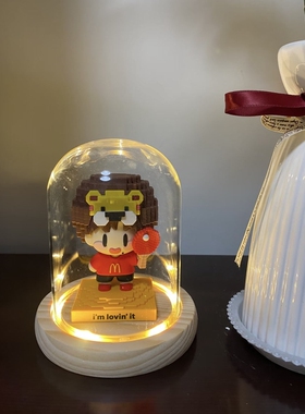 麦当劳王楚钦联动周边积木人偶公仔摆件防尘透明收纳玻璃罩展示盒