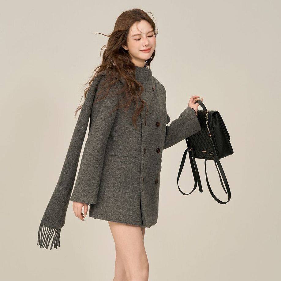 2025冬季韩系气质设计感围巾领双排扣中长款毛呢外套女小个子大衣,淘宝优惠券,粉丝福利购,淘宝优惠卷