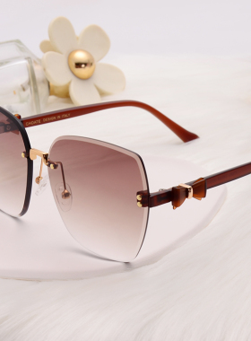 防紫外线方形韩版女太阳镜