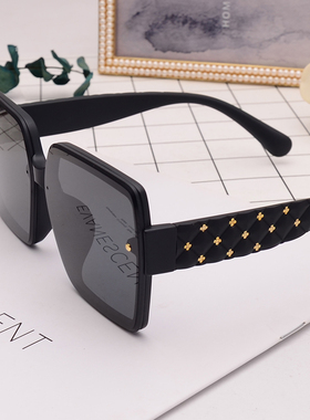 紫色方形女士尼龙偏光墨镜