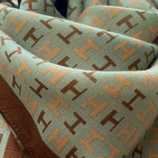 方巾丝巾女2025新款磁吸扣护颈小围巾女秋冬季棉麻脖子围脖护颈