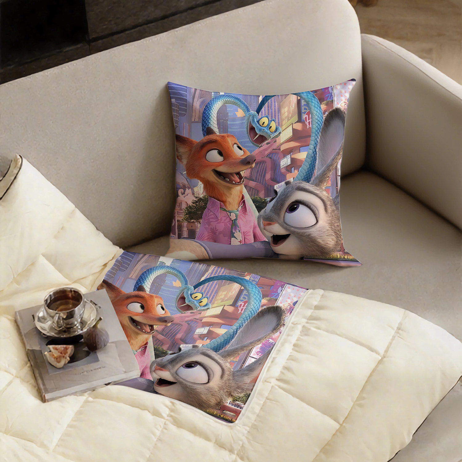 疯狂动物城抱枕被子二合一两用办公室午休被汽车空调被子,淘宝优惠券,粉丝福利购,淘宝优惠卷