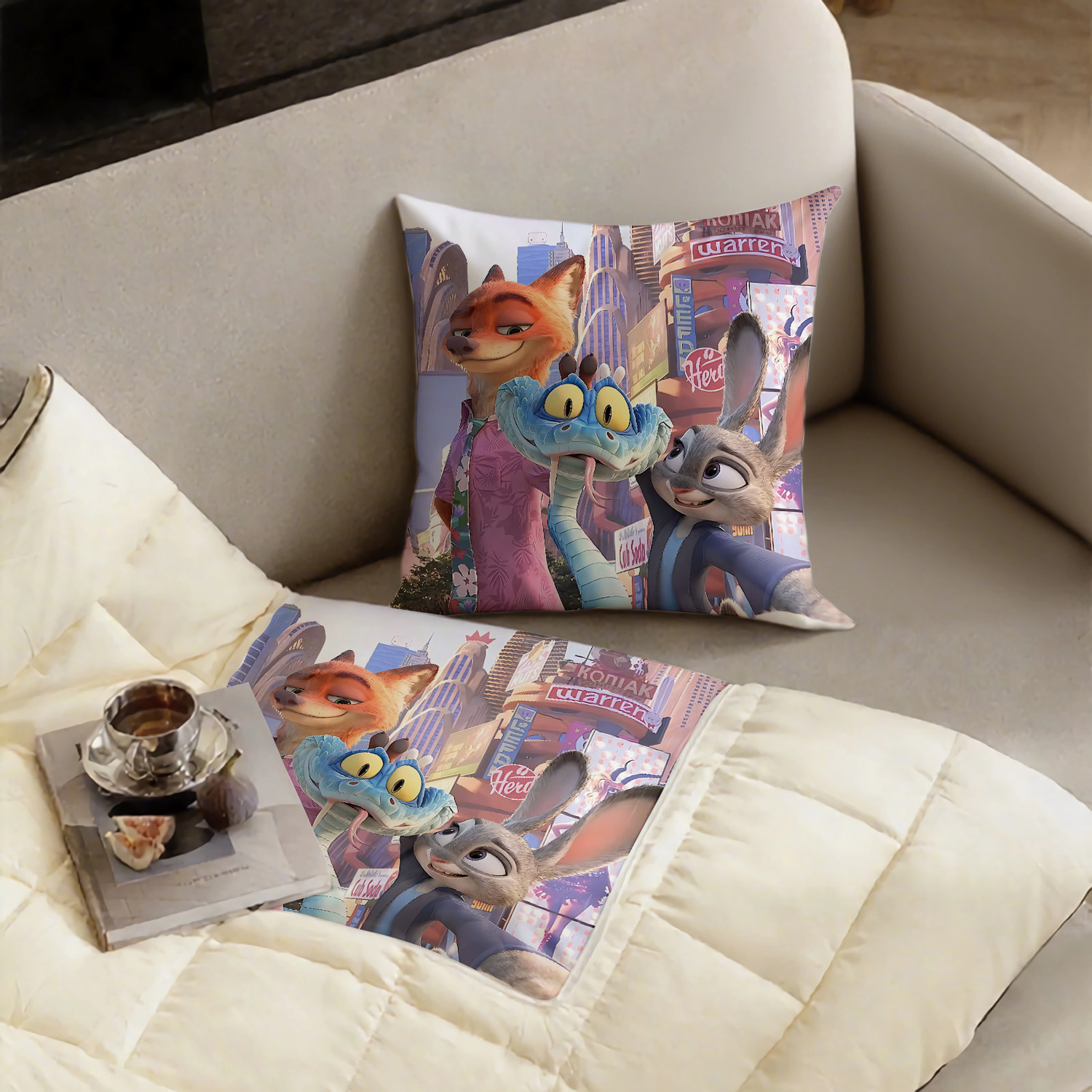 疯狂动物城抱枕被子二合一两用办公室午休被汽车空调被子,淘宝优惠券,粉丝福利购,淘宝优惠卷