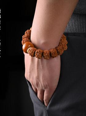 尼泊尔藏式切边五瓣大金刚菩提黄皮搭配蜜蜡手串地摊货源