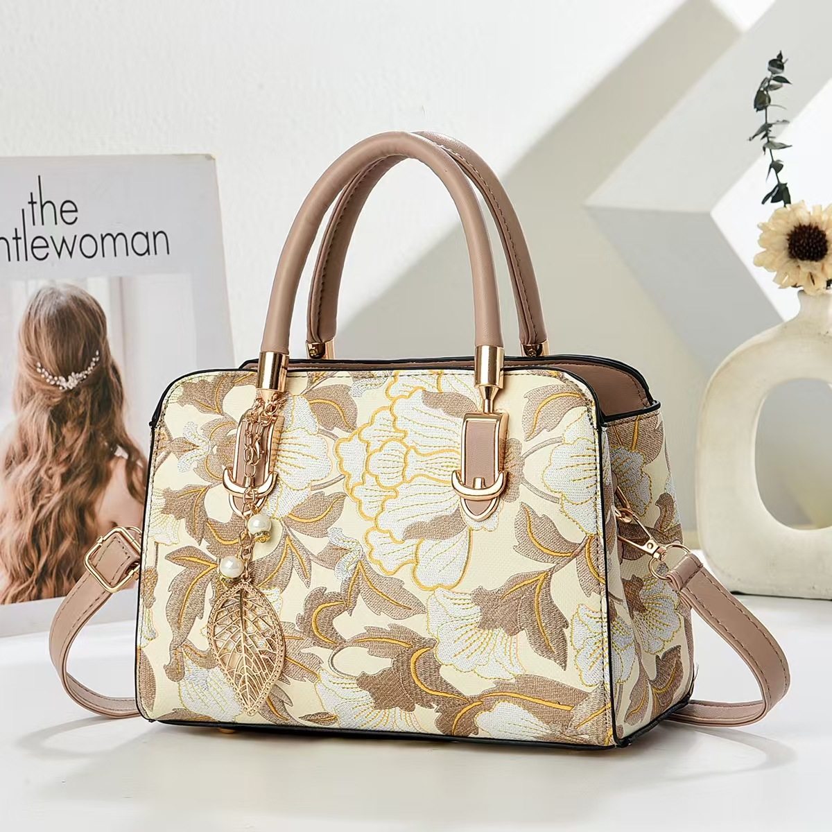 夏季超火小众蝴蝶结包包女2025新款百搭斜挎包高级感手提保龄球包,淘宝优惠券,粉丝福利购,淘宝优惠卷