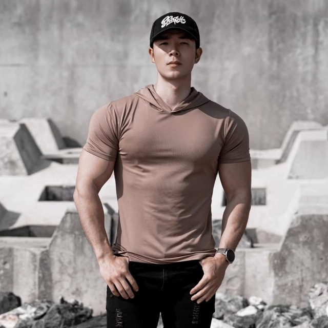 Summer ice-sensing quick-drying sports short-sleeved men's T-shirt top hooded elastic breathable tight muscle fitness American style