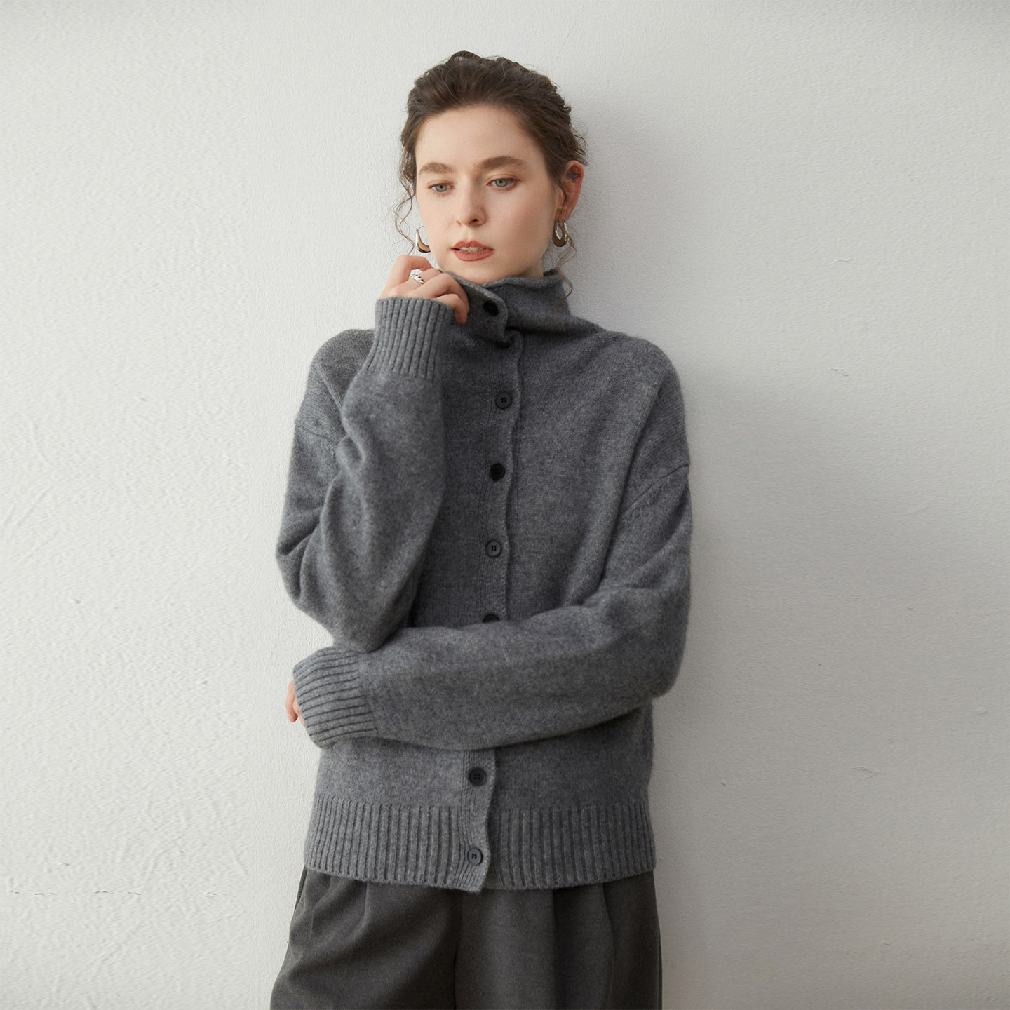 又美又飒！立领扣子山羊绒衫女老钱风外套加厚秋冬新款外搭长袖,淘宝优惠券,粉丝福利购,淘宝优惠卷