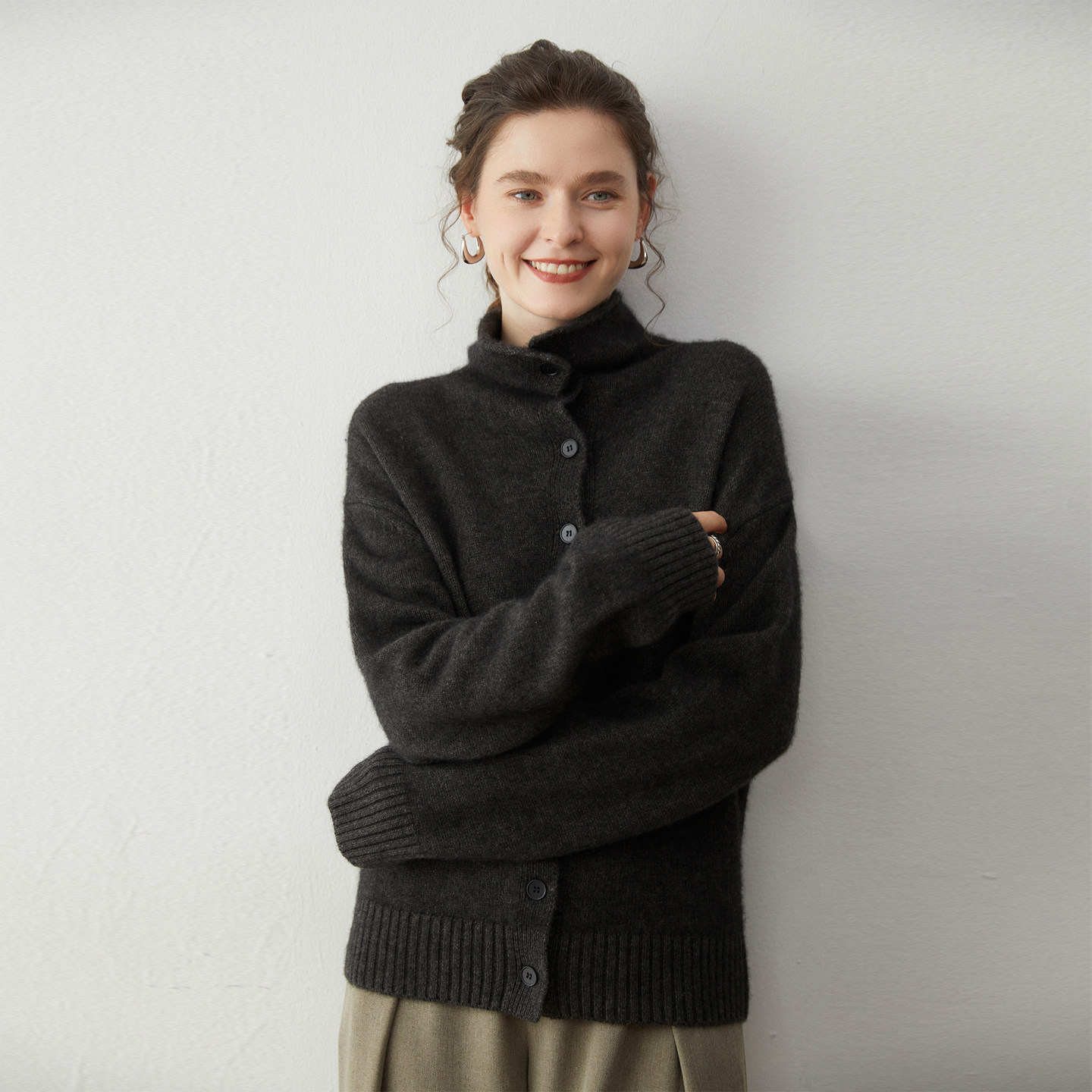 又美又飒！立领扣子山羊绒衫女老钱风外套加厚秋冬新款外搭长袖,淘宝优惠券,粉丝福利购,淘宝优惠卷