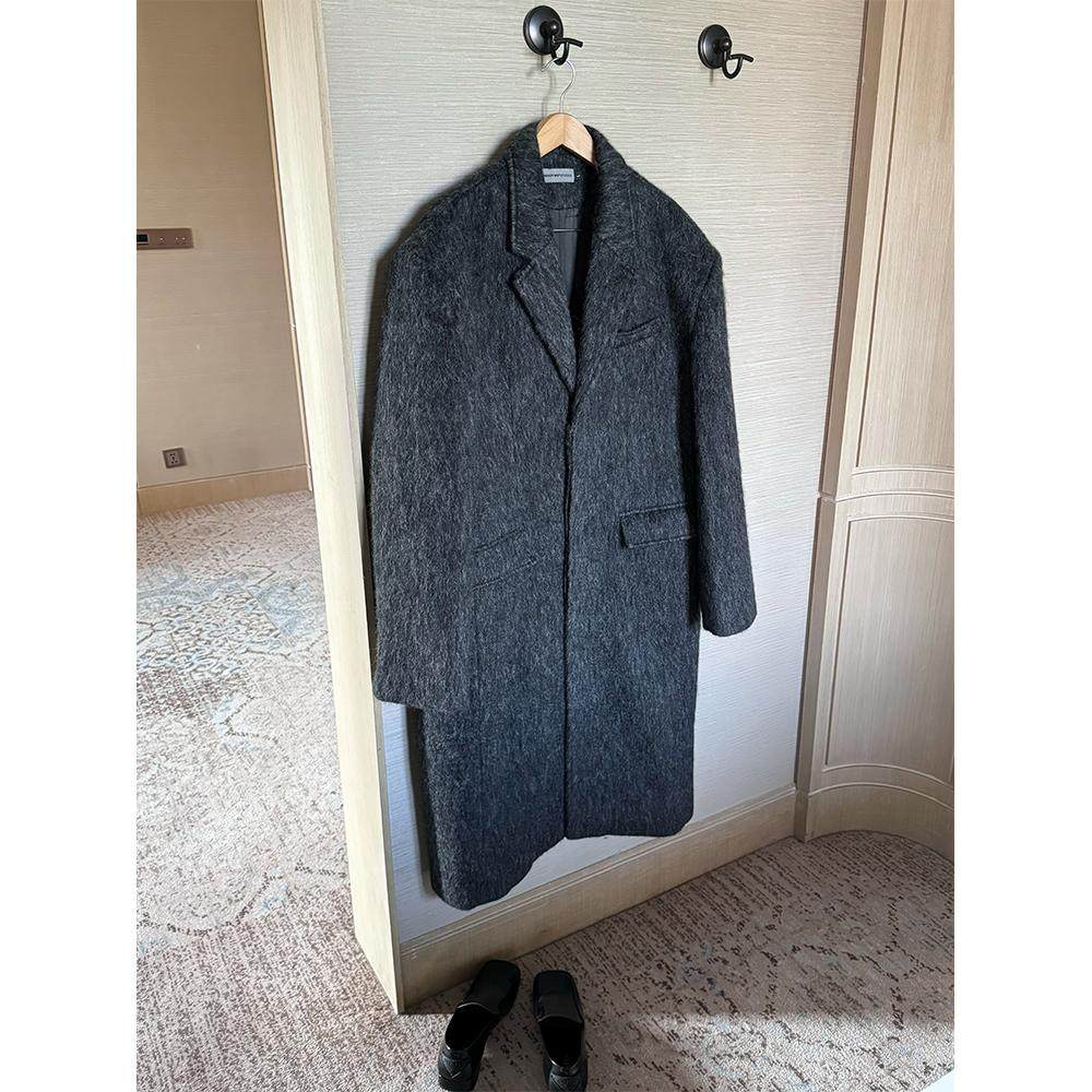 TRENDYWU 常青老钱“松弛”黑灰绒混纺马海毛900克厚垫肩皮草大衣,淘宝优惠券,粉丝福利购,淘宝优惠卷