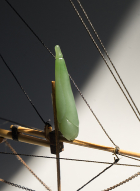 玉兰花吊坠天然和田玉女