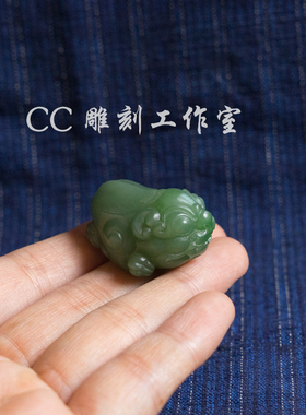 雕件碧玉三足金蟾男女复古