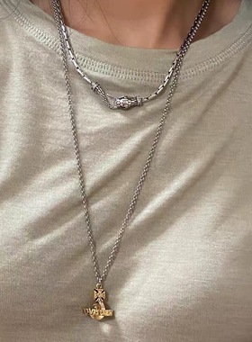 Willa｜欧美风复古做旧土星项链带钢印圆牌立体字母星球orb毛衣链