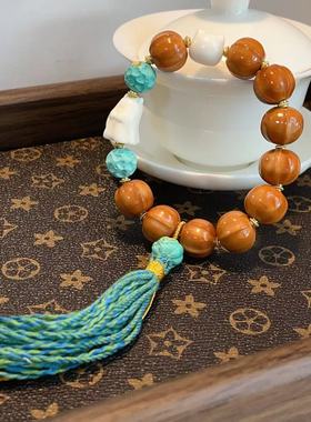 原创新款猴头鲨鱼背单圈手链搭配驼骨阿飘菱镁矿等diy文玩手串