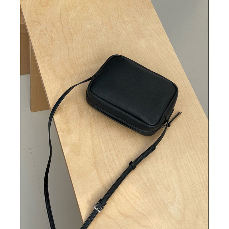 2025秋冬豆腐包真皮女包2025新款极简风日本Aeta鹿皮纹单肩斜挎 - 图0