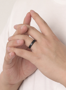 戒指男潮个性高级感冷淡风小众黑色不掉色简约磨砂陶瓷情侣对戒