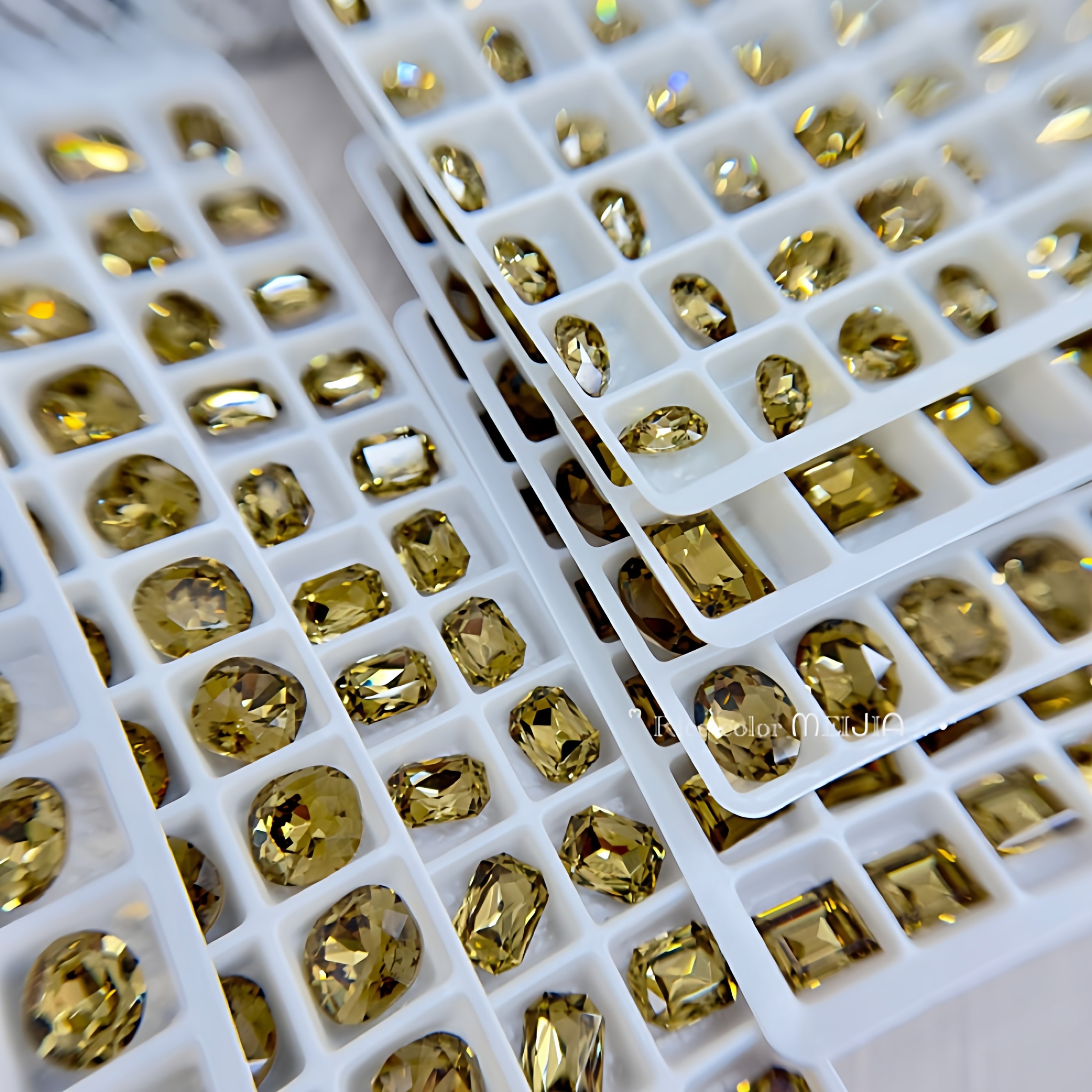 咖啡色尖底异形美甲钻 爆闪水钻diy饰品配件指甲装饰 高品质闪钻,淘宝优惠券,粉丝福利购,淘宝优惠卷