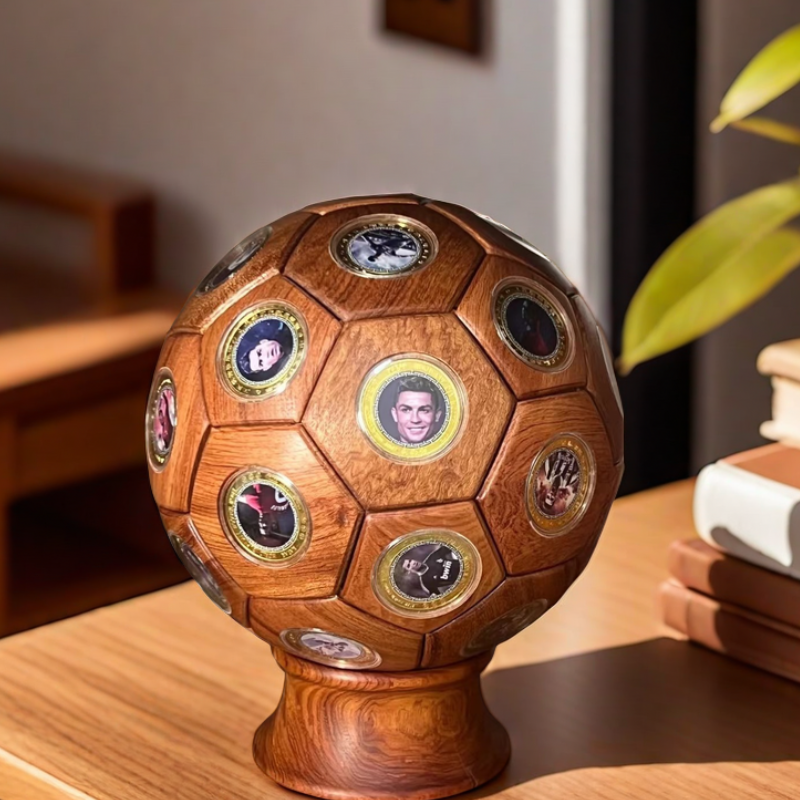 欧洲杯足球C罗球迷足球 实木榫卯足球摆件 个性化定制男朋友礼物