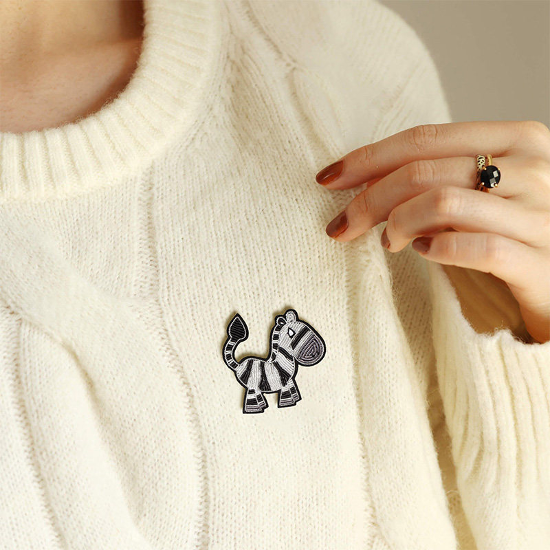 灵心造印度丝手工刺绣斑马胸针胸花配饰轻奢小众高档精致徽章别针,淘宝优惠券,粉丝福利购,淘宝优惠卷