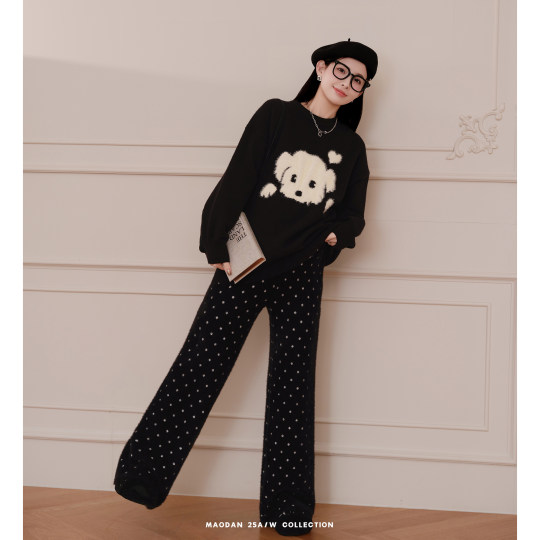 Nana’s two-piece furry pants outfit during pregnancy