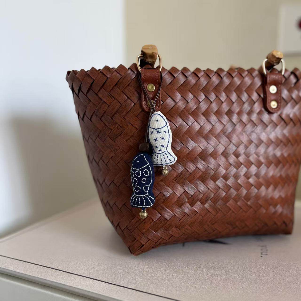 原创刺绣小鱼材料包胸针挂件团建手作礼物平安福袋香囊diy民族风,淘宝优惠券,粉丝福利购,淘宝优惠卷