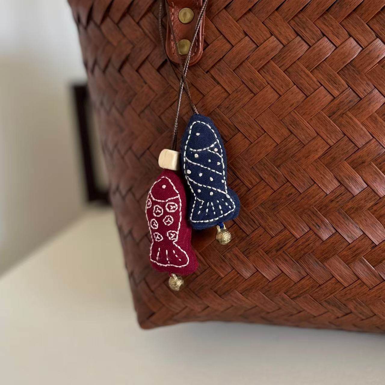 原创刺绣小鱼材料包胸针挂件团建手作礼物平安福袋香囊diy民族风,淘宝优惠券,粉丝福利购,淘宝优惠卷