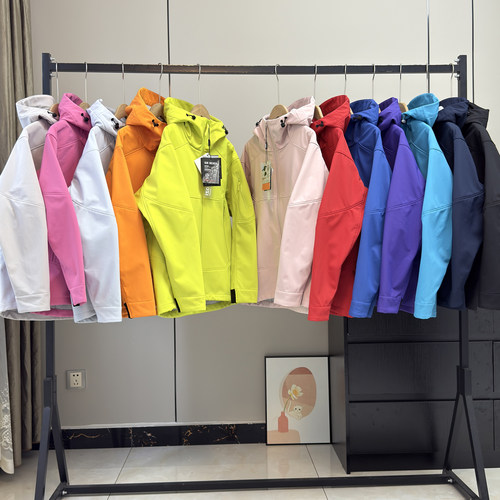 户外软壳冲锋衣！秋冬男女款防风防水抓绒保暖山系机能登山服外套 - 图0