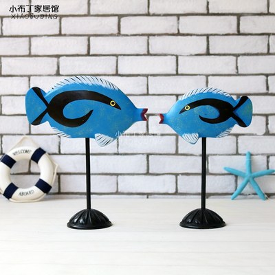 地中海风格家居饰品蓝白木质对鱼摆件做旧亲嘴鱼桌面电视机柜摆设 虎窝淘