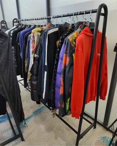 高价回收二手奢侈品品牌新旧衣服回收鞋子回收首饰包包黄金名手表 - 图1