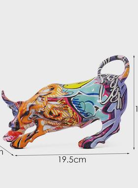 创意水转印装饰彩华尔街牛摆件工艺品树脂家居客厅玄关桌面炫