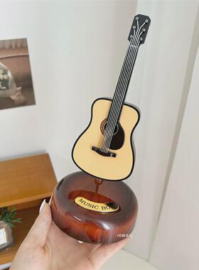 古典管弦乐器吉他大提琴小号留声机音乐盒房间摆件八音盒家居装饰