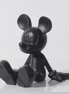 现代轻奢迎宾坐姿比心跳舞客厅电视柜家居酒柜装饰品桌面玄关摆件