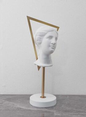 现代简约创意家居支架人雕塑摆件装饰品电视柜书房博物架样板间